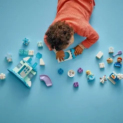 Anna og Elsas frostige slottsfest (10455)