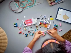 Frisør og butikk med hårtilbehør (42662)