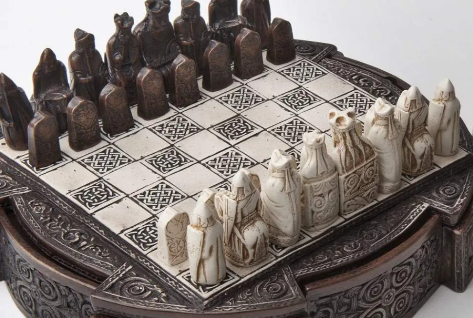 Isle of Lewis Brown Chess Set