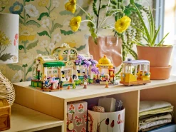 Kafé med blomsterbutikk (42671)