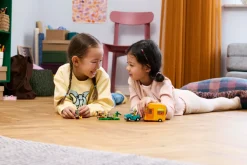 Leif med campingvogn og hagebutikk (77054)