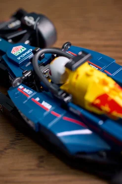 Oracle Red Bull Racing RB20 F1-racerbil (77243)